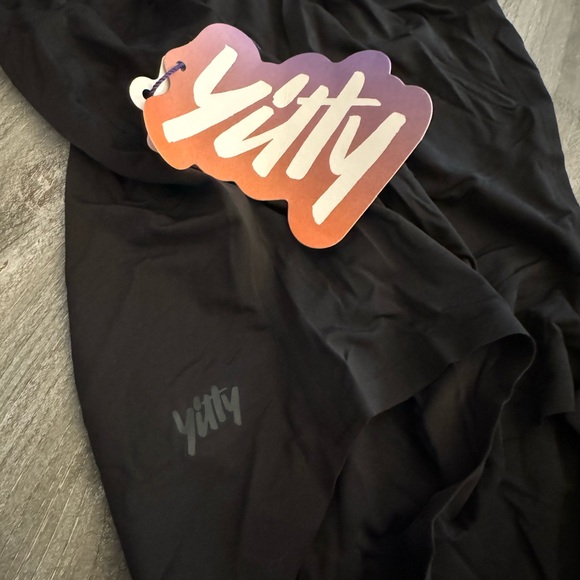 Yitty XS black smoothed thong bodysuit, rounded neckline - Picture 4 of 5